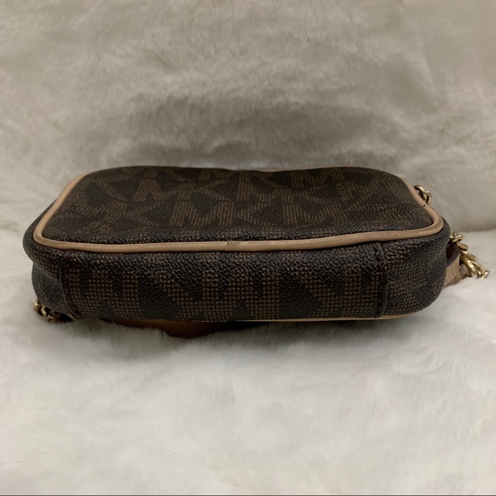 Micheal Kors Monogram Crossbody - Picture 6 of 6